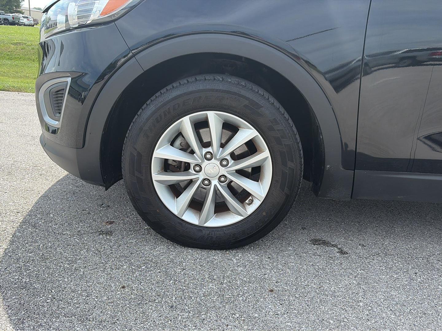 Used 2016  Kia L image 11