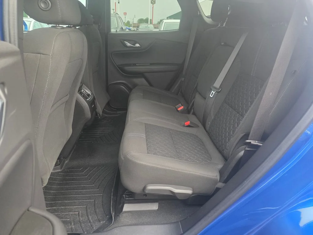 Used 2019 Kinetic Blue Metallic Chevrolet Base image 11