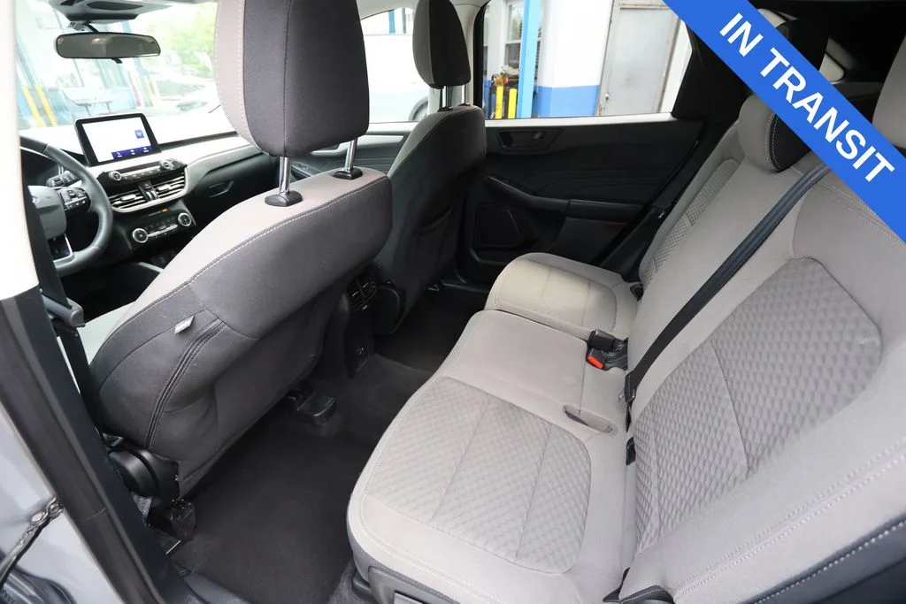 Used 2022 Silver Metallic Ford SE image 28