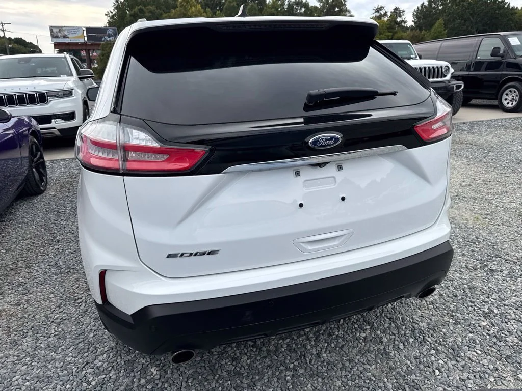 Used 2020 White Ford SE image 4