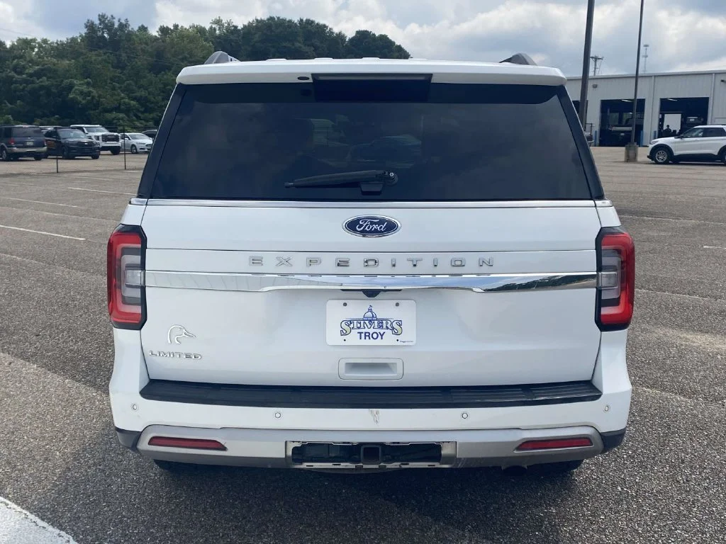 Used 2022 White Ford Limited image 6