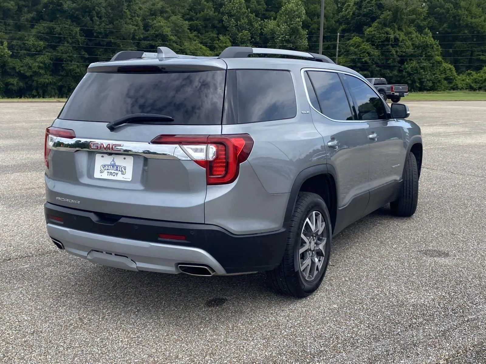 Used 2023 Silver GMC SLE image 7