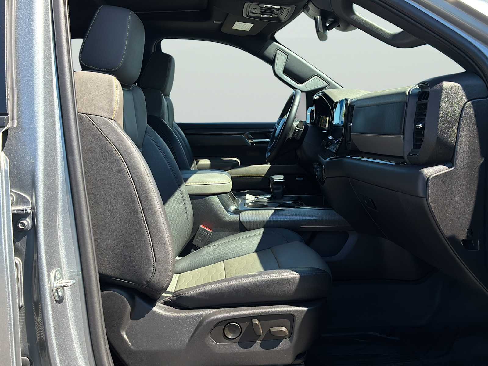 2023 Chevrolet Silverado 1500 ZR2 - Photo 35