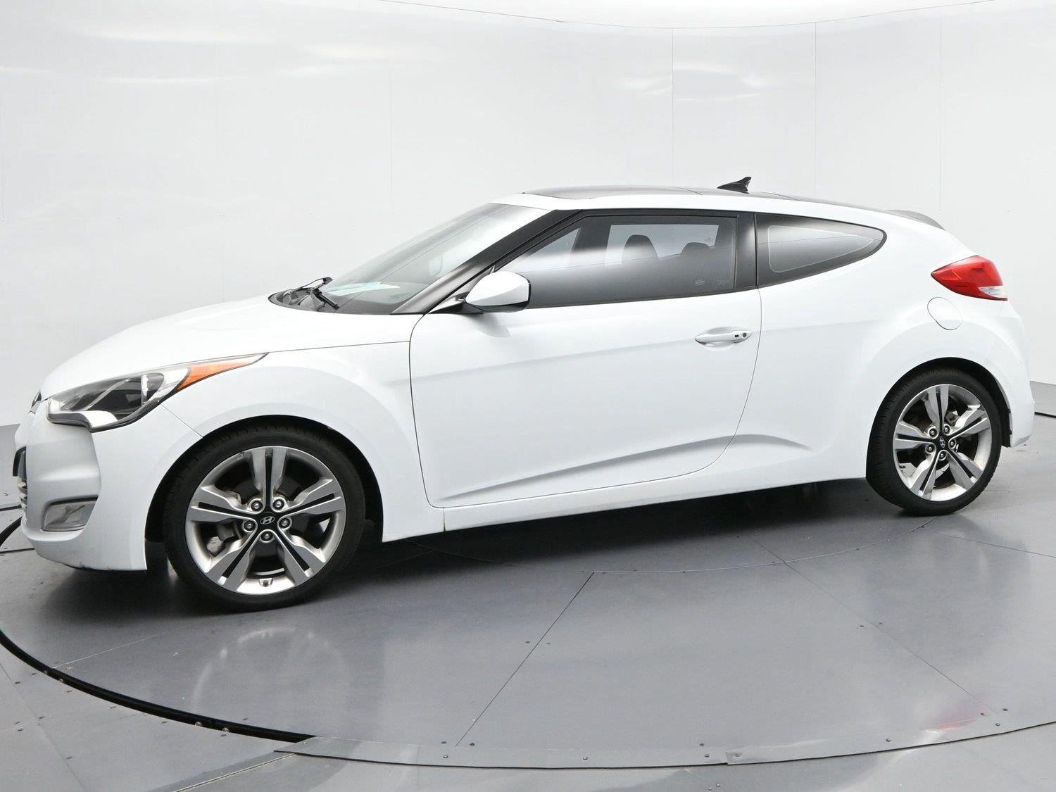 Used 2017 Century White Hyundai Value Edition image 3