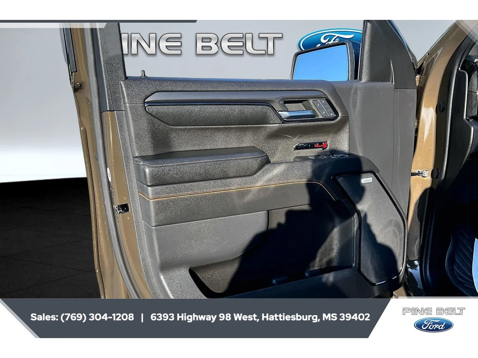 Used 2023 Deep Bronze Metallic GMC AT4 image 18