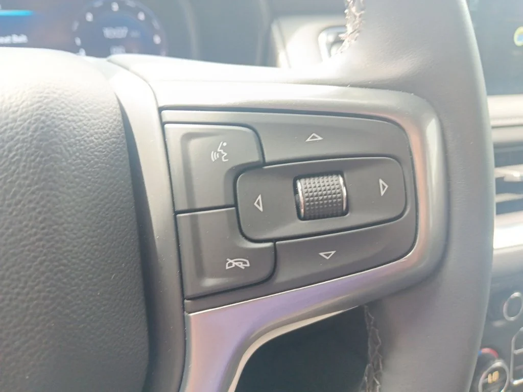 Used 2024 Gray Chevrolet Z71 image 19