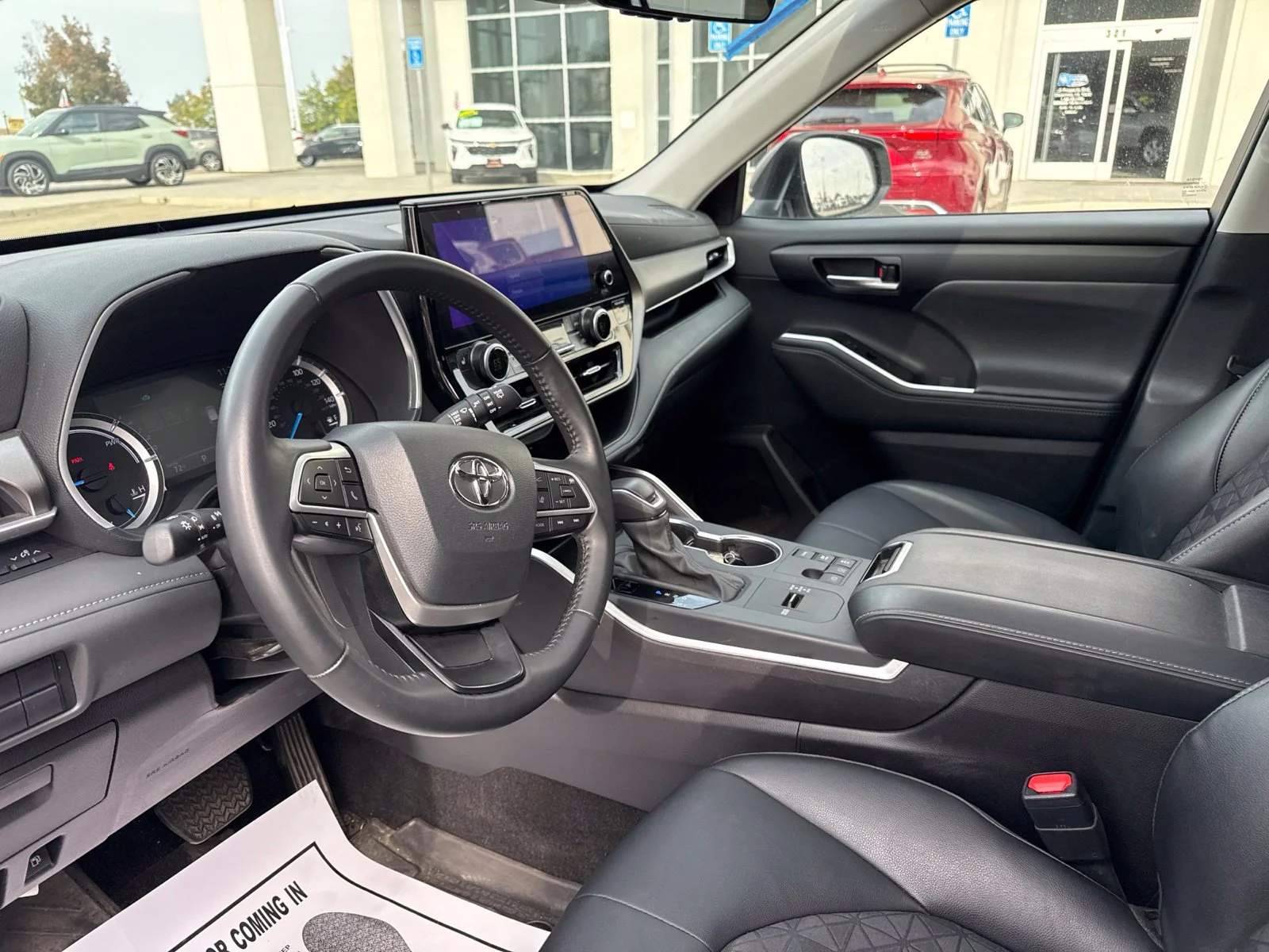 Used 2025 Beige Toyota XLE image 25