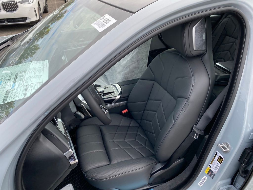 2026 BMW 7 Series 750e - Photo 14