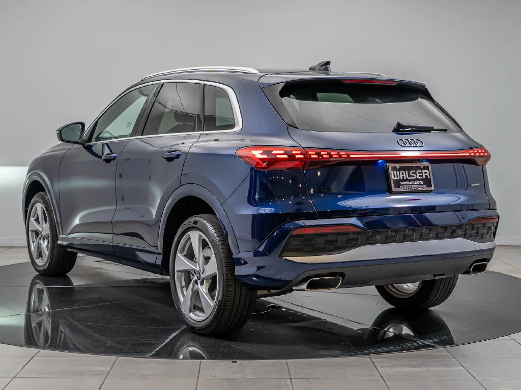 Used 2025 Navarra Blue Metallic Audi 2.0T Premium Plus image 6