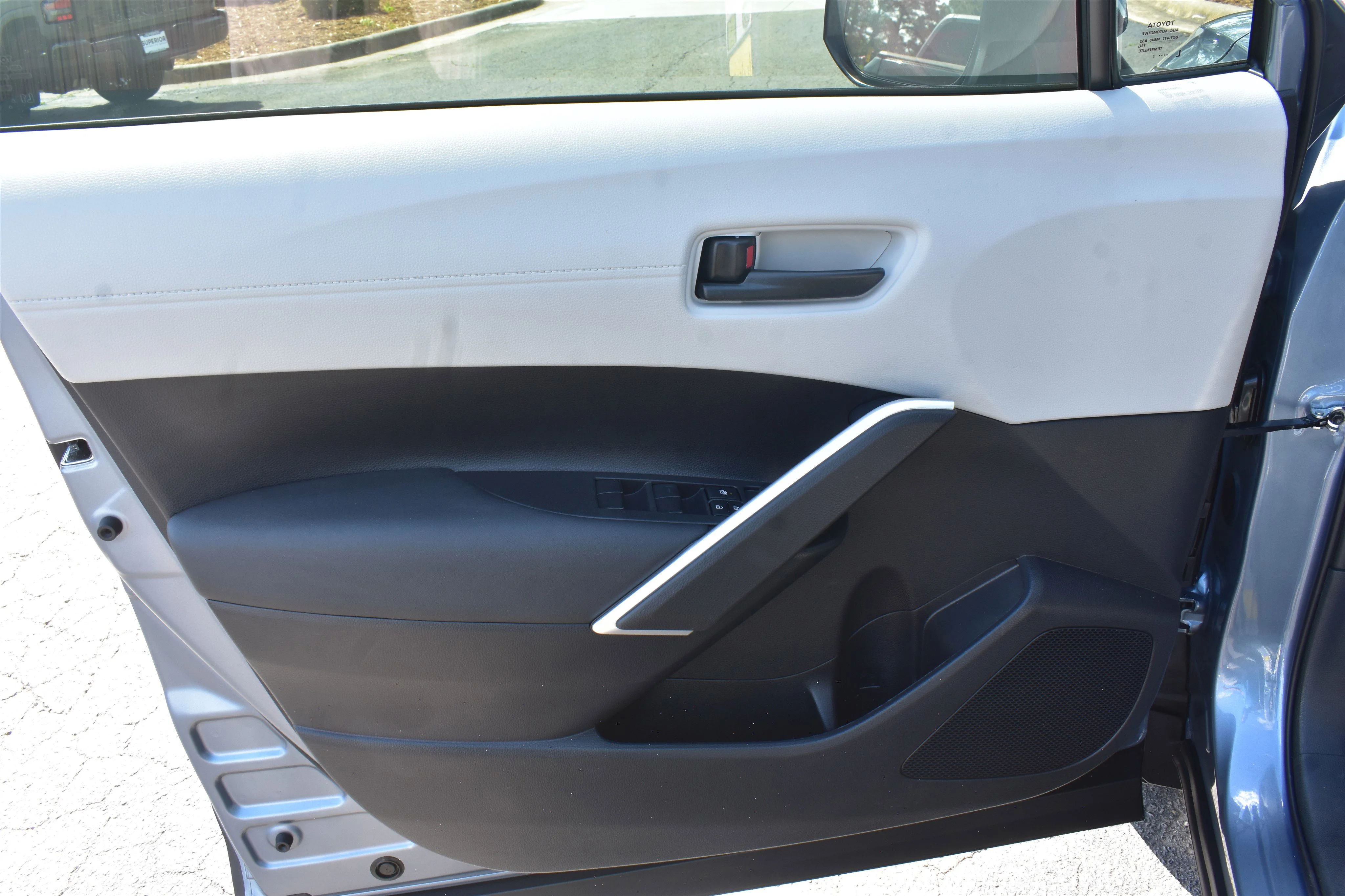 Used 2024  Toyota LE image 12
