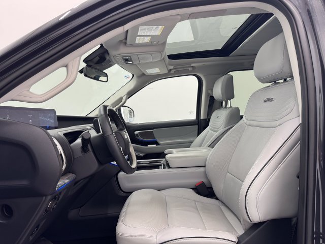 Used 2025 Dark Matter Gray Metallic Ford Platinum image 19