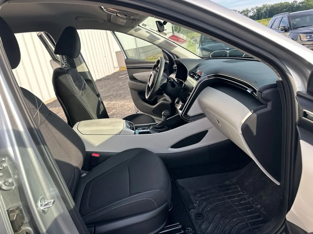 Used 2022 Silver Hyundai SEL image 16