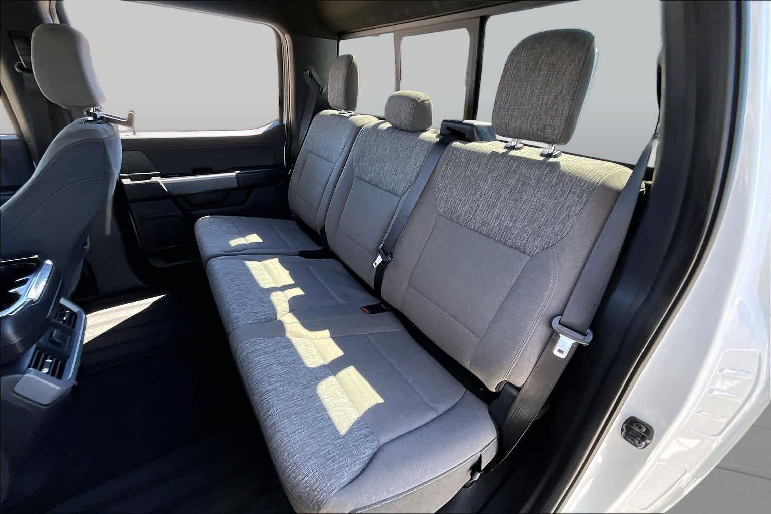 Used 2024 Oxford White Clearcoat Ford XLT image 20