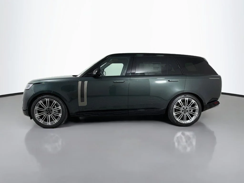 New 2027 Belgravia Green LAND ROVER  image 8