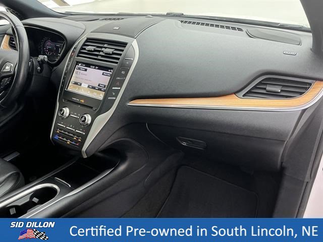 Certified Used 2019 White Platinum Metallic Tri-Coat Lincoln Reserve image 26
