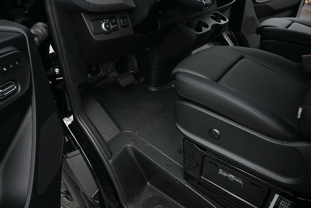 New 2026 Jet Black Mercedes-Benz  image 7