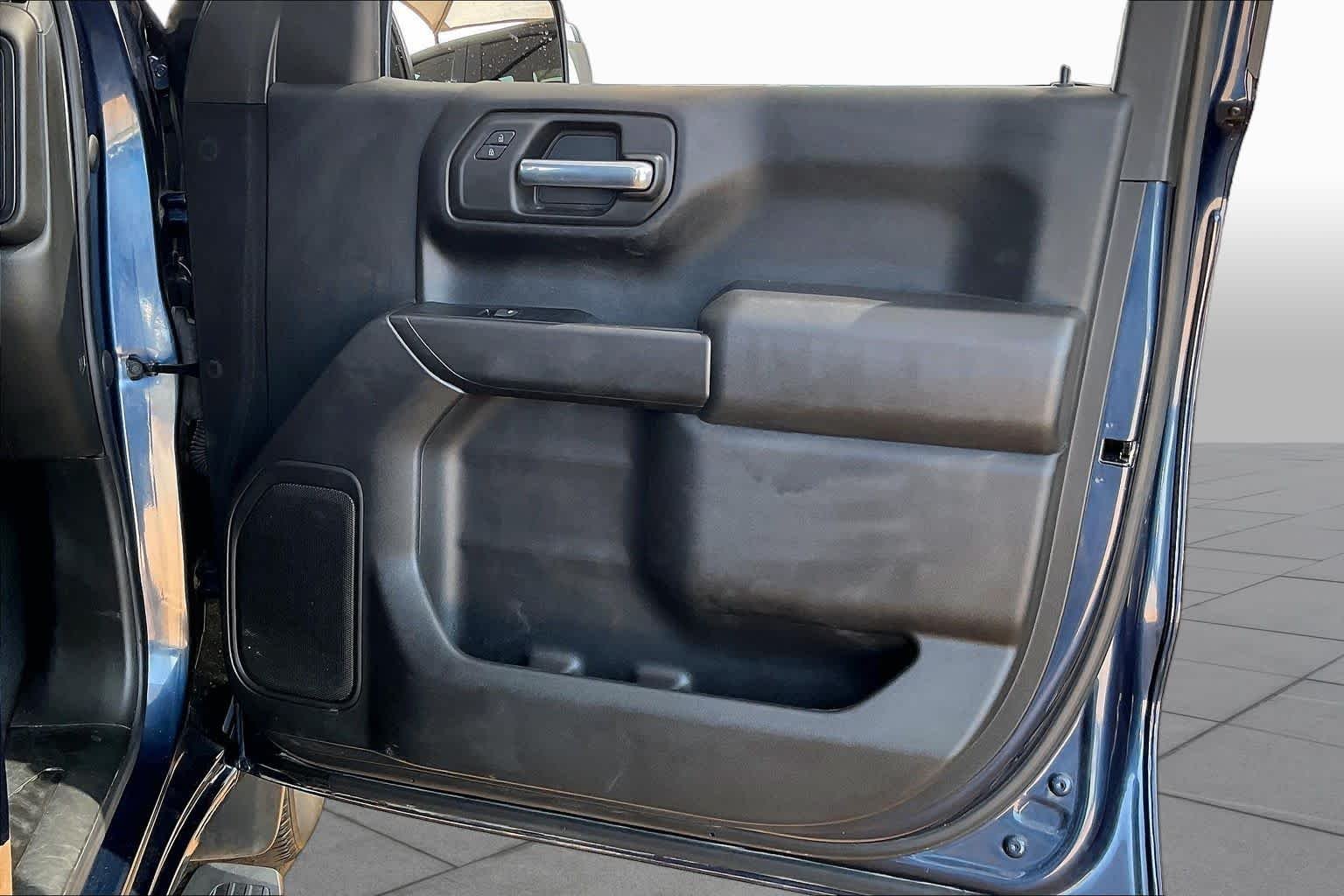 Used 2022 Northsky Blue Metallic Chevrolet Custom image 20