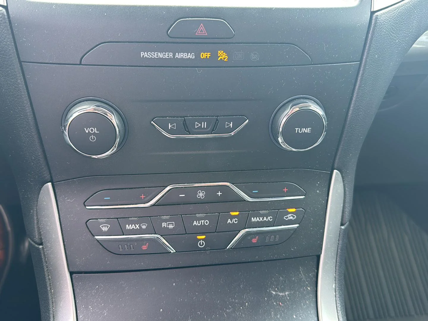 Used 2020 Magnetic Ford SEL image 6