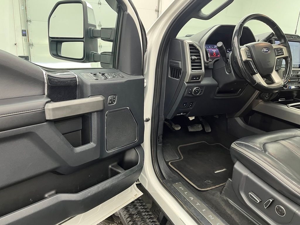 Used 2022 White Metallic Ford Platinum Lifted Truck image 14