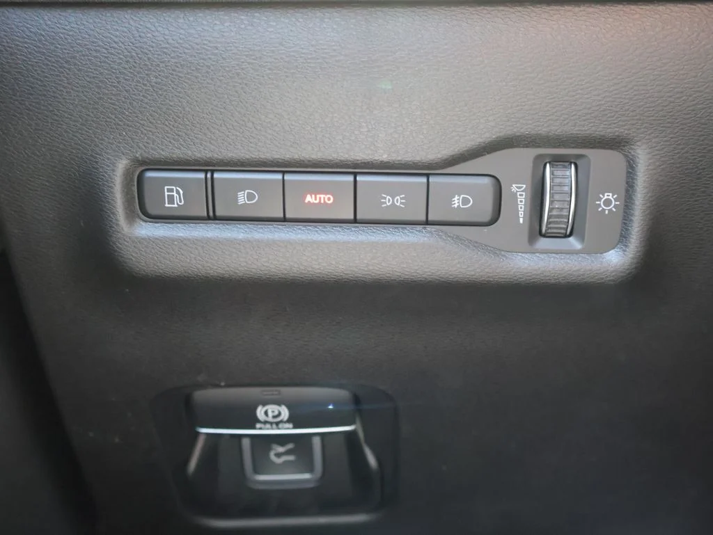 New 2026 Red Hot Pearl-Coat Exterior Paint Jeep Laredo image 30
