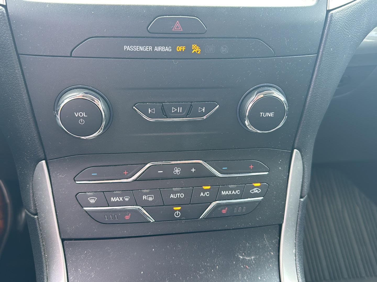 Used 2020 Magnetic Ford SEL image 6