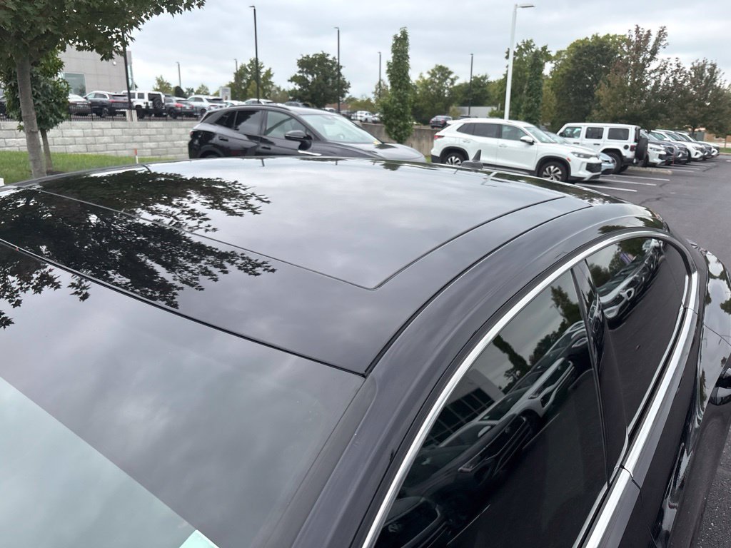 Used 2020 Black Volkswagen 2.0T SEL image 13