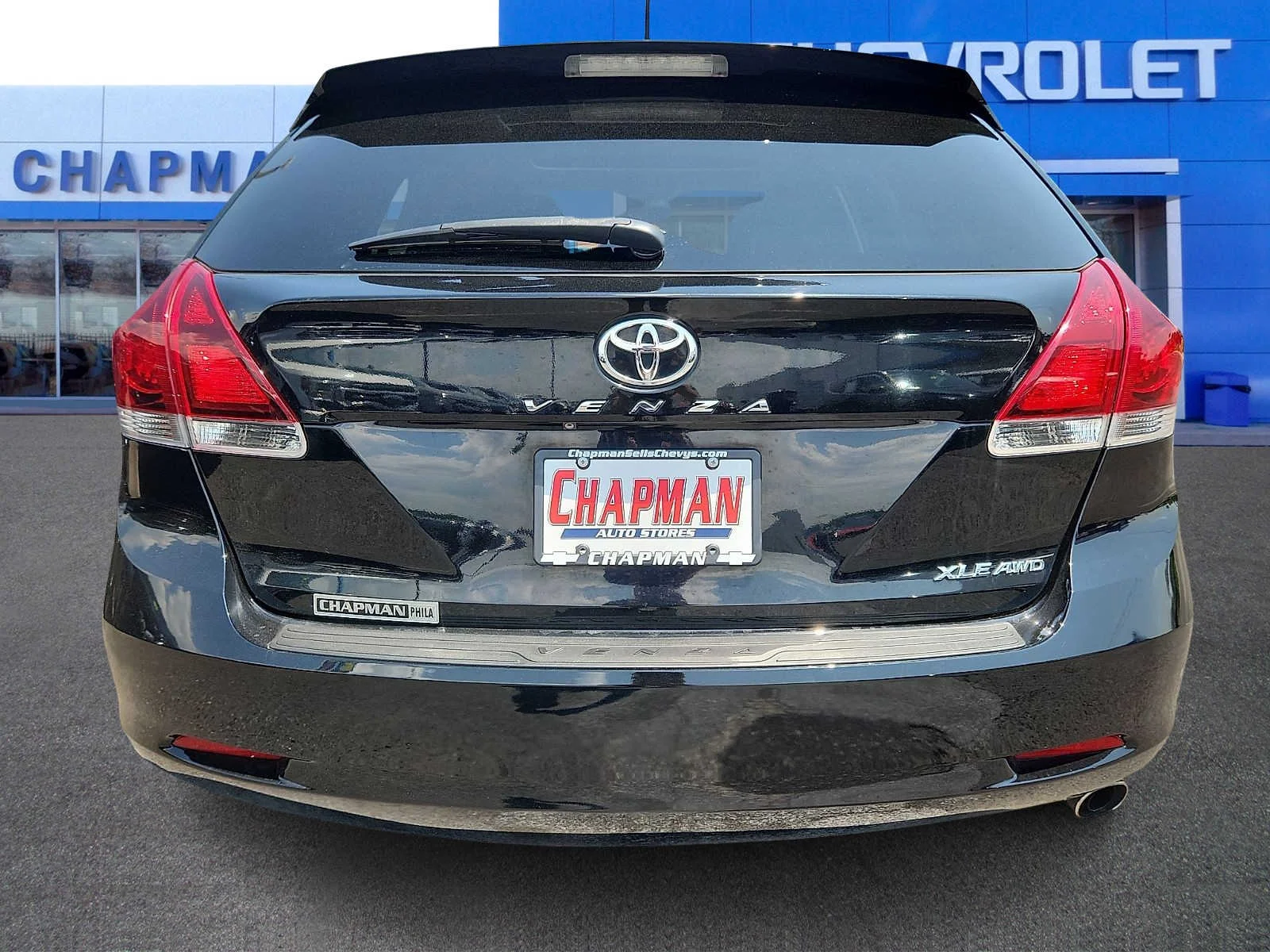 Used 2013 Black Toyota XLE image 5