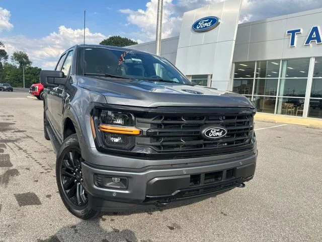 New 2026 Carbonized Gray Metallic Ford XLT image 5