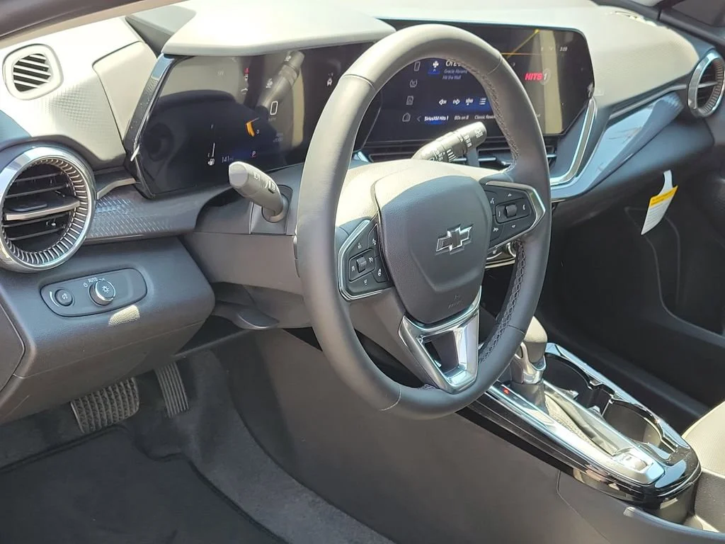 New 2026 Cacti Green Chevrolet ACTIV image 7