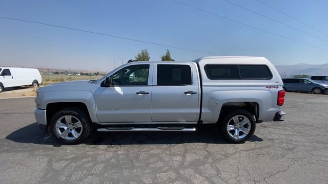 Used 2018 SILVER ICE METALLIC Chevrolet Custom image 5