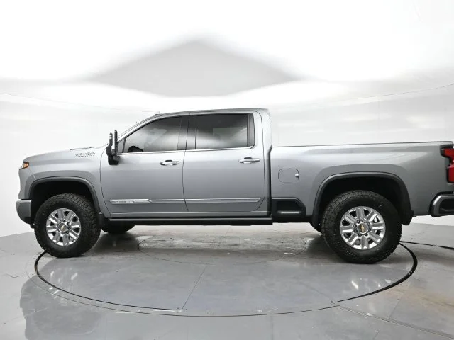 Used 2025 Sterling Gray Metallic Chevrolet High Country image 4