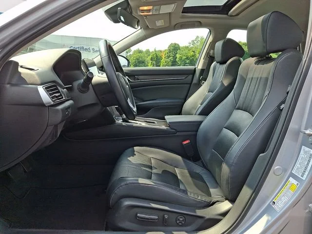 Used 2018 Silver Honda EX-L image 14