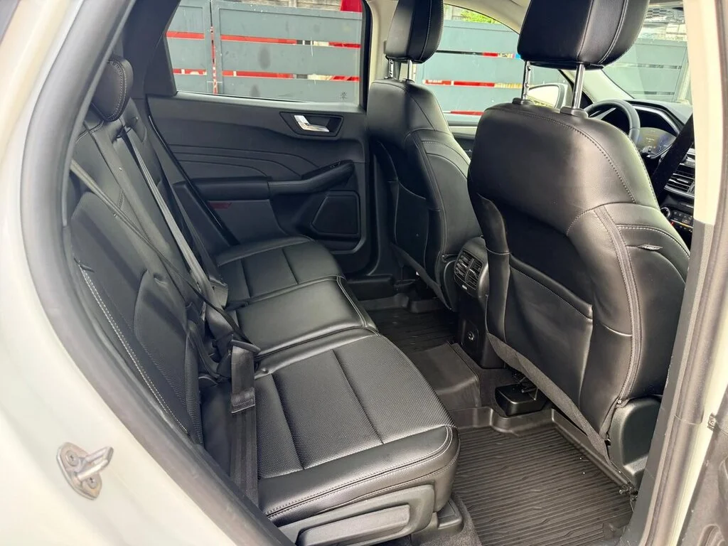 Used 2022 Star White Metallic Tri-Coat Ford Titanium AWD Dilawri Certified   Local BC image 8