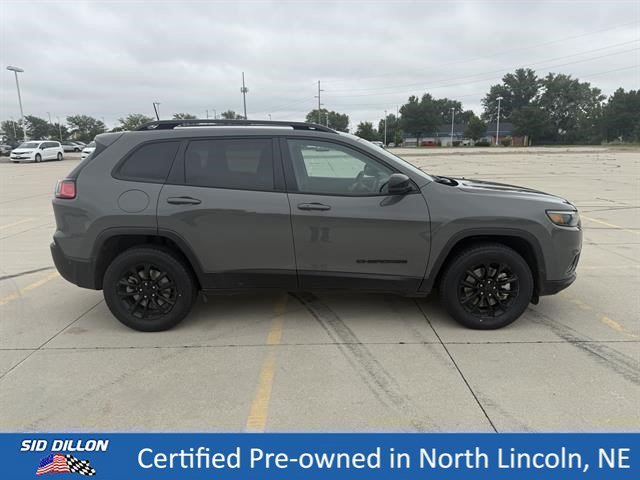 Used 2023 Sting-Gray Clearcoat Jeep Altitude Lux image 3