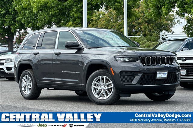 New 2026 Baltic Gray Metallic Clearcoat Jeep Laredo image 1