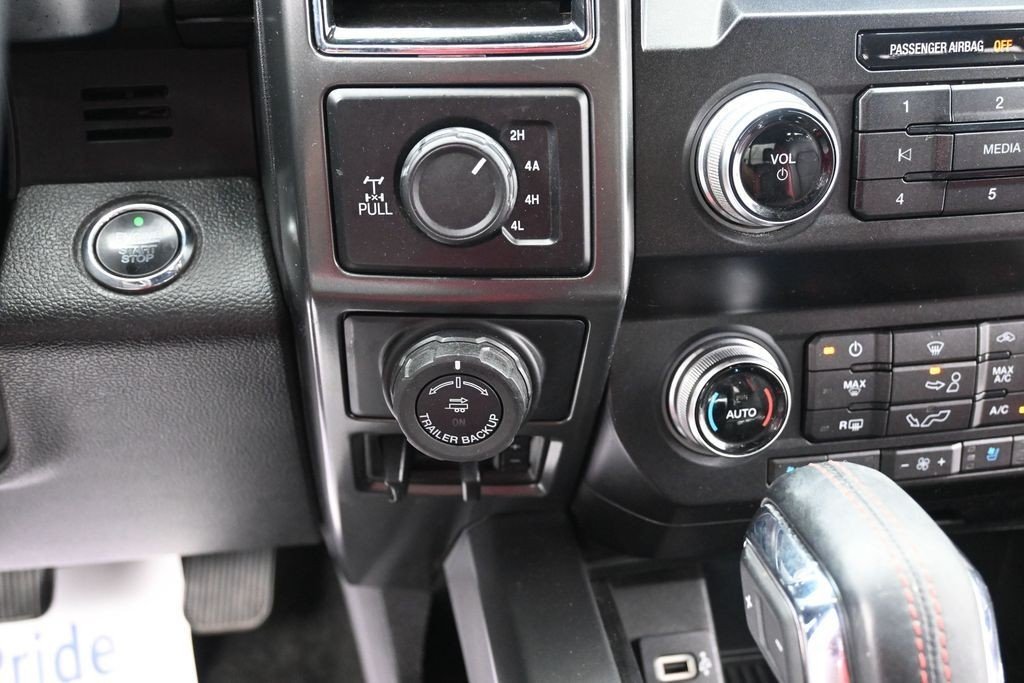 Used 2019 Gray Metallic Ford Lariat image 14