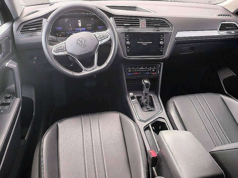Used 2023 Platinum Gray Metallic Volkswagen SE image 28