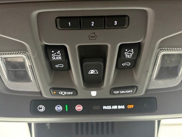 Used 2025 Silver GMC Denali image 47