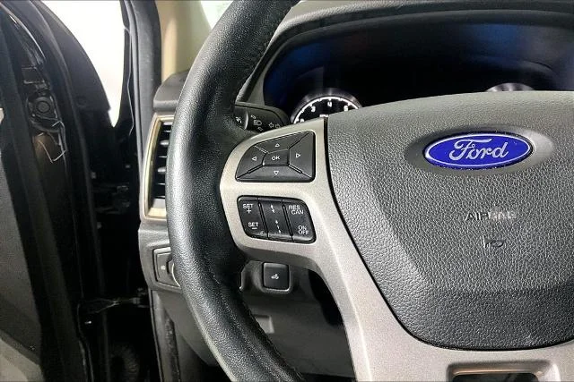 Used 2019 Shadow Black Ford XLT image 40
