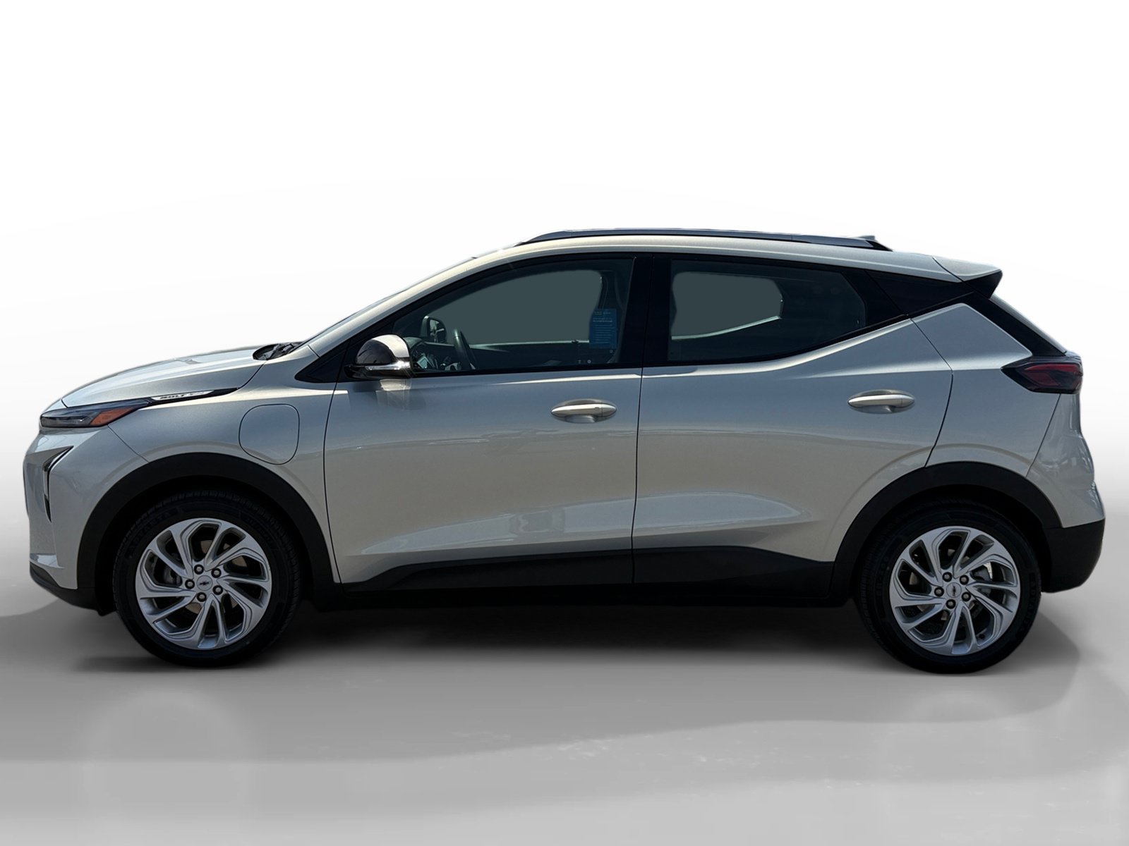 Used 2023 Silver Chevrolet LT image 2