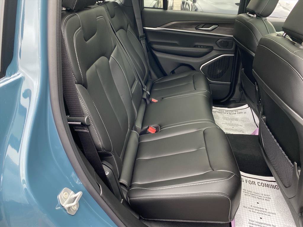 New 2026 Steel Blue Exterior Paint Jeep Limited image 17
