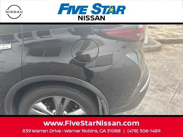 Used 2024 Black Nissan Platinum image 12