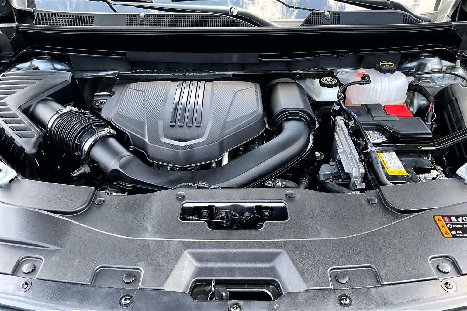 Used 2024 Sterling Gray Metallic Chevrolet FWD LT image 32