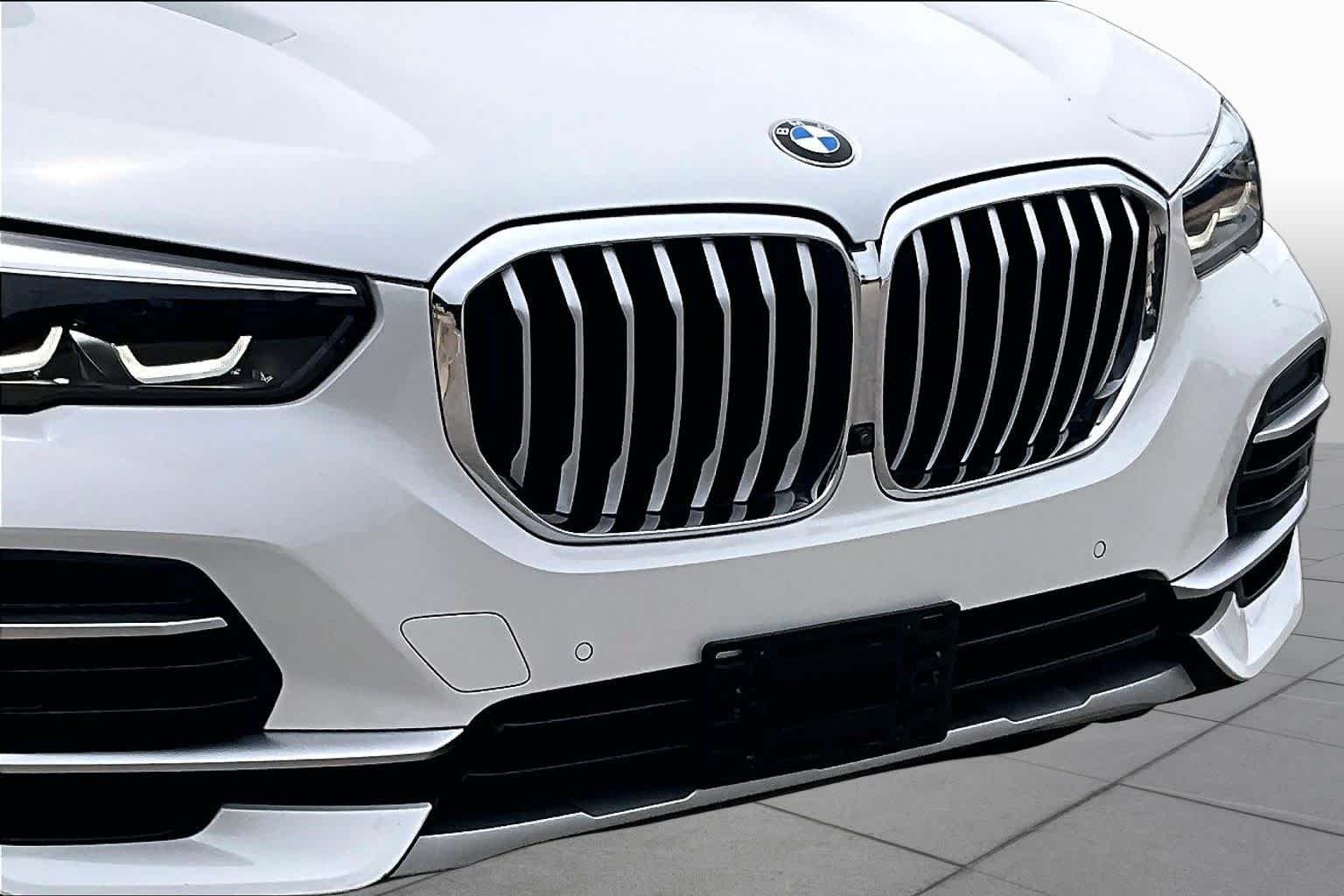 Used 2022 Mineral White Metallic BMW sDrive40i image 30