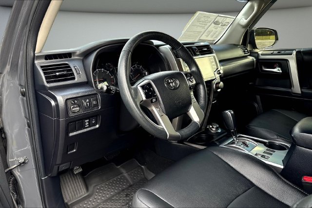 Used 2024  Toyota SR5 image 19