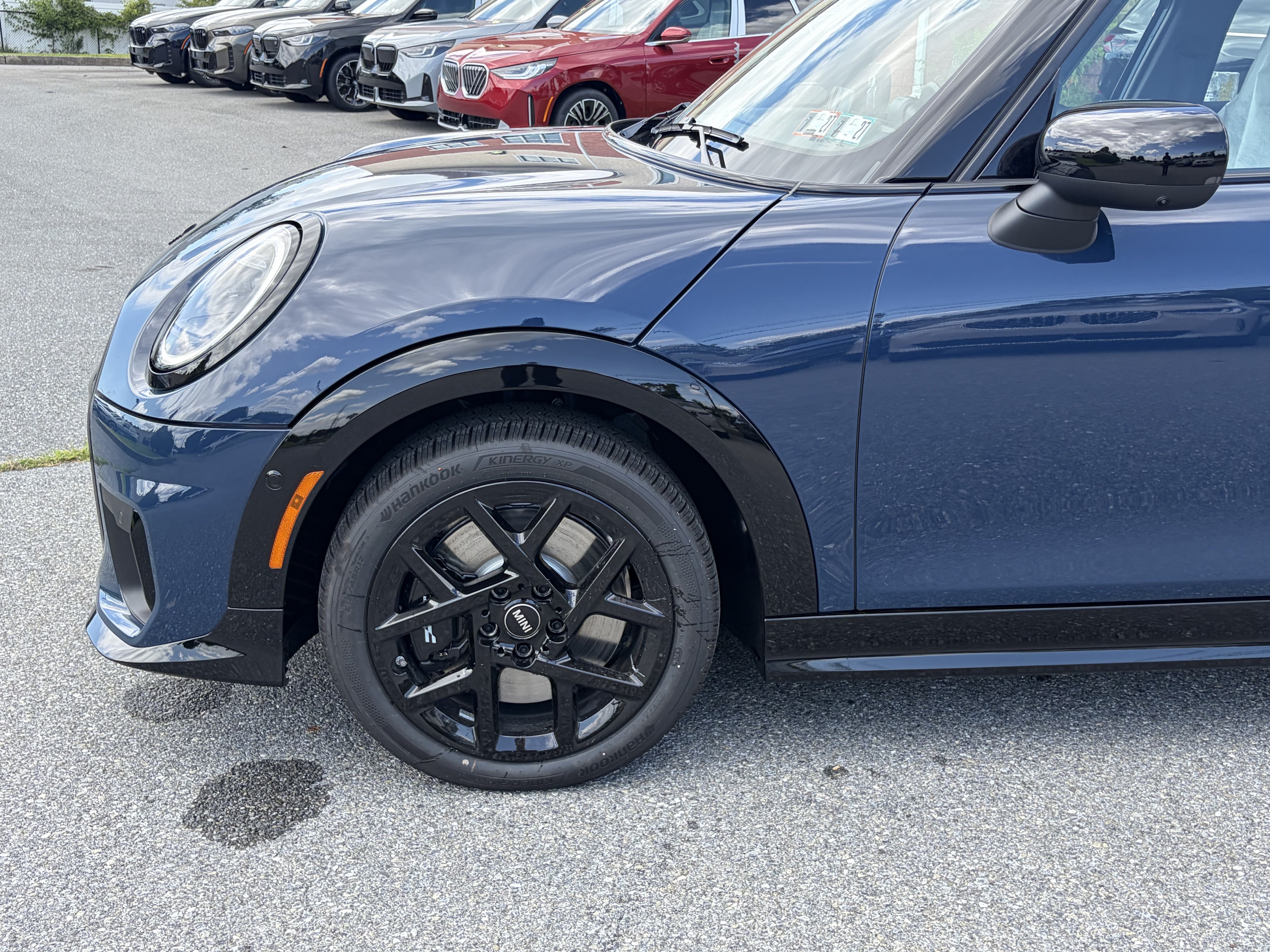 New 2026 Indigo Sunset Blue Metallic MINI Iconic image 4