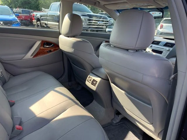 Used 2010 Black Toyota XLE image 12