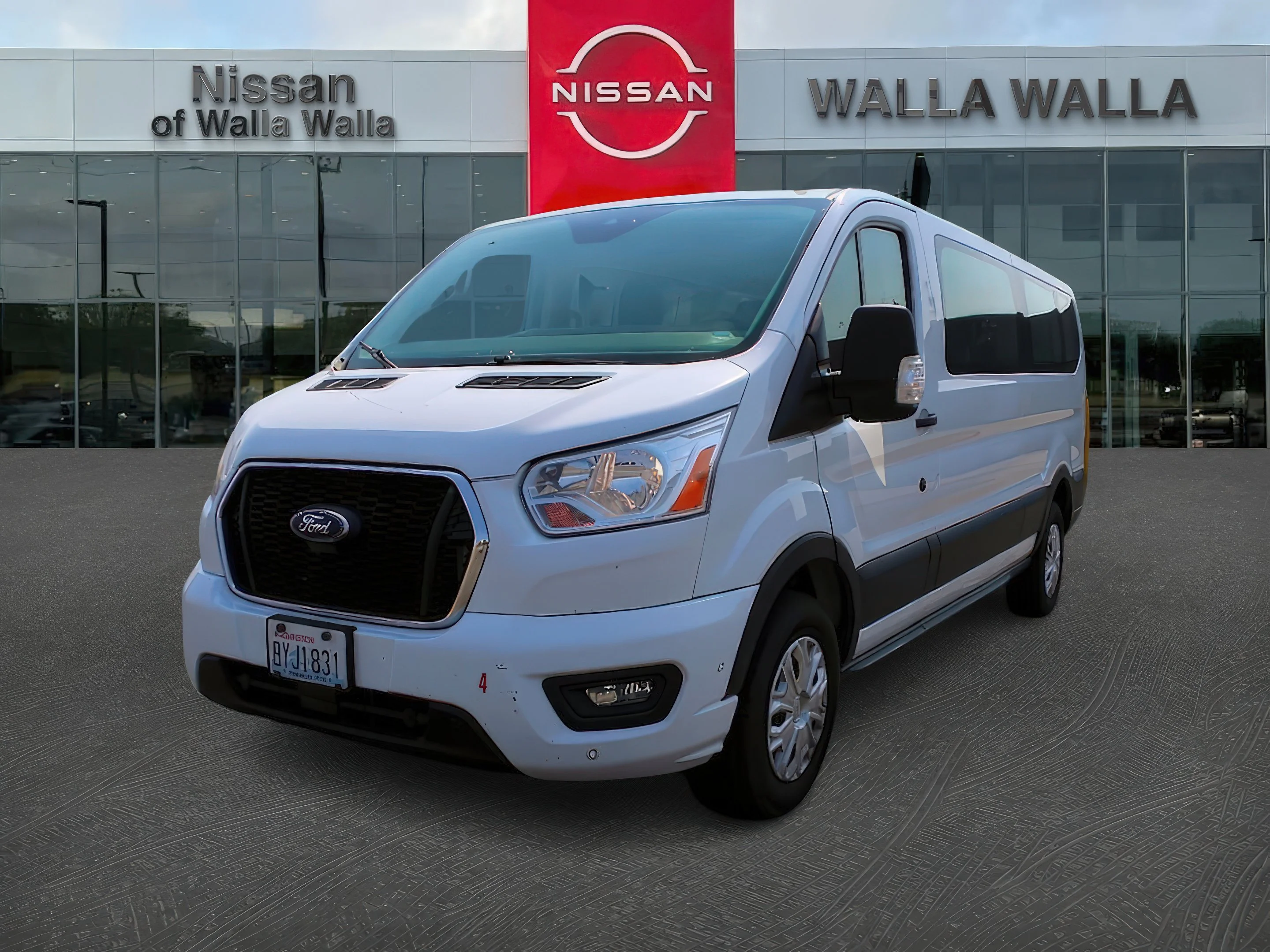 Used 2021 Oxford White Ford XLT image 3