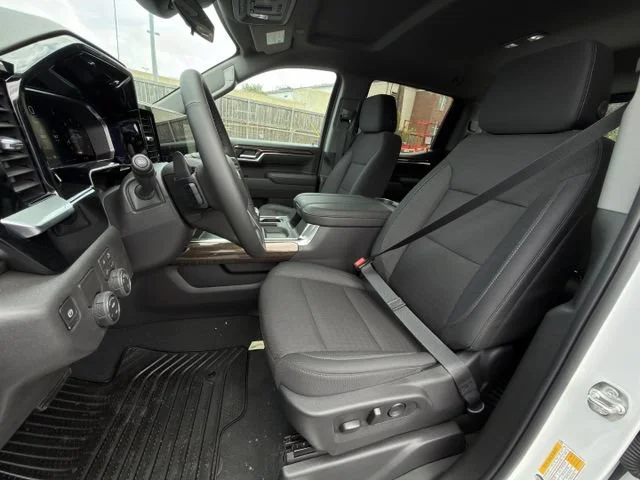 New 2026 Summit White Chevrolet LT image 18