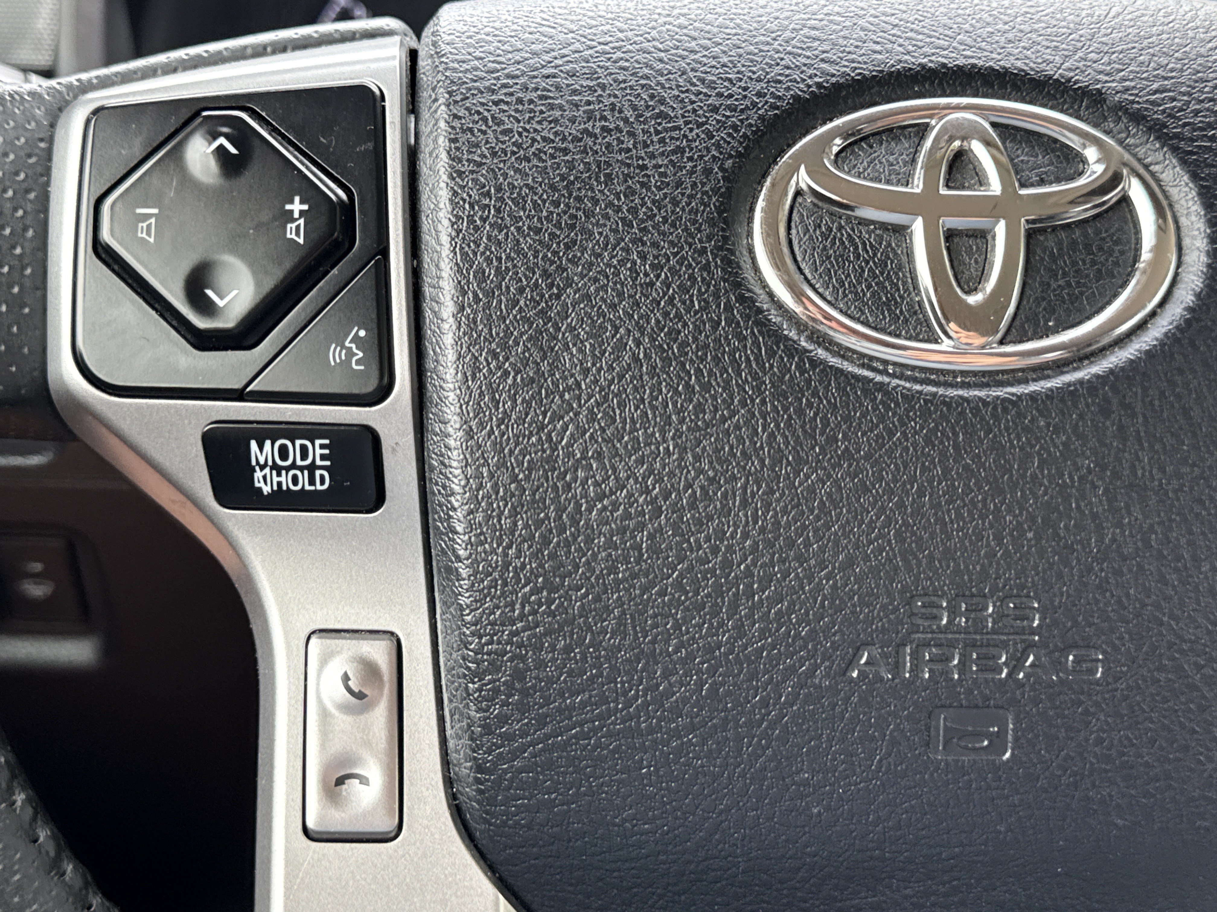 Used 2023  Toyota  image 21